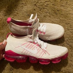 Nike women’s Flyknit 3 PINK RISE SIZ 9 US (Barely worn)